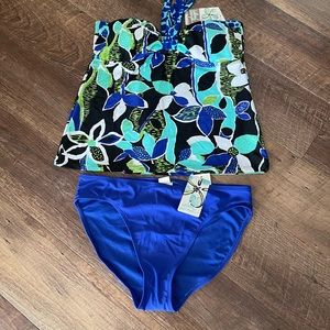 Women’s 2-piece swimsuit size 10 new with tags